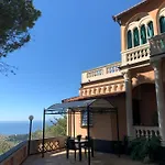 Oda ve Kahvaltı Rocca 4*
