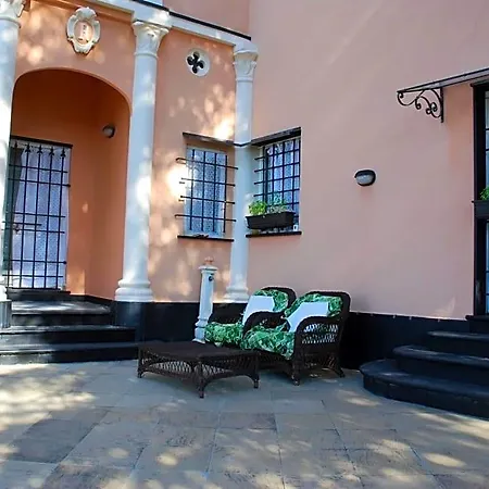 Rocca Nocleg ze śniadaniem 4*